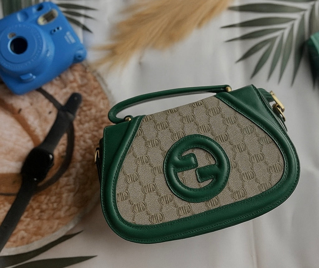 Signature Chic sling bag